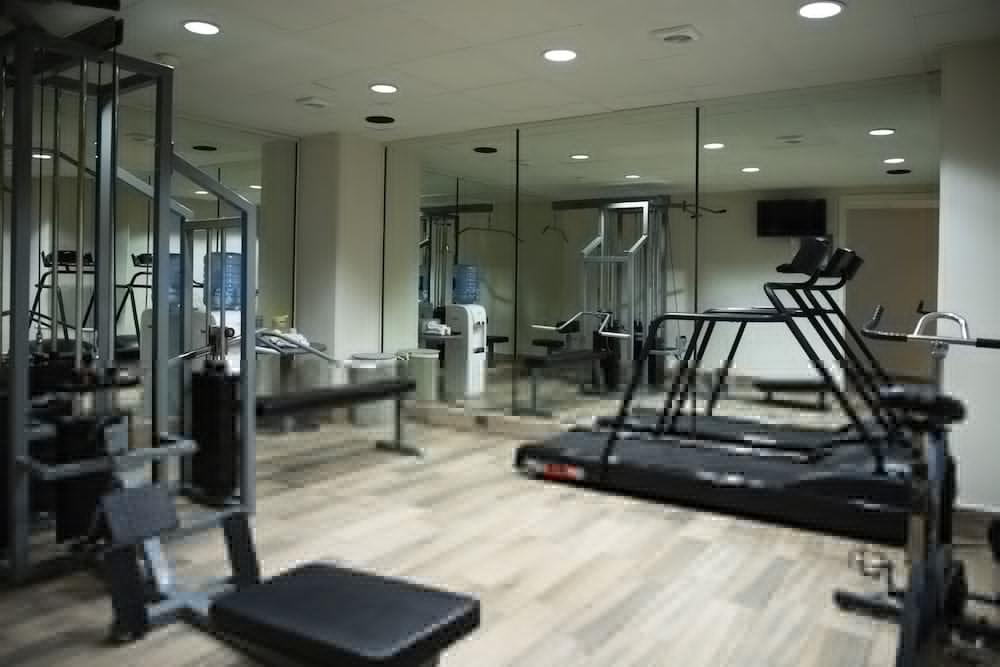 La Joya Pachuca Hotell Exteriör bild A gym in a hotel