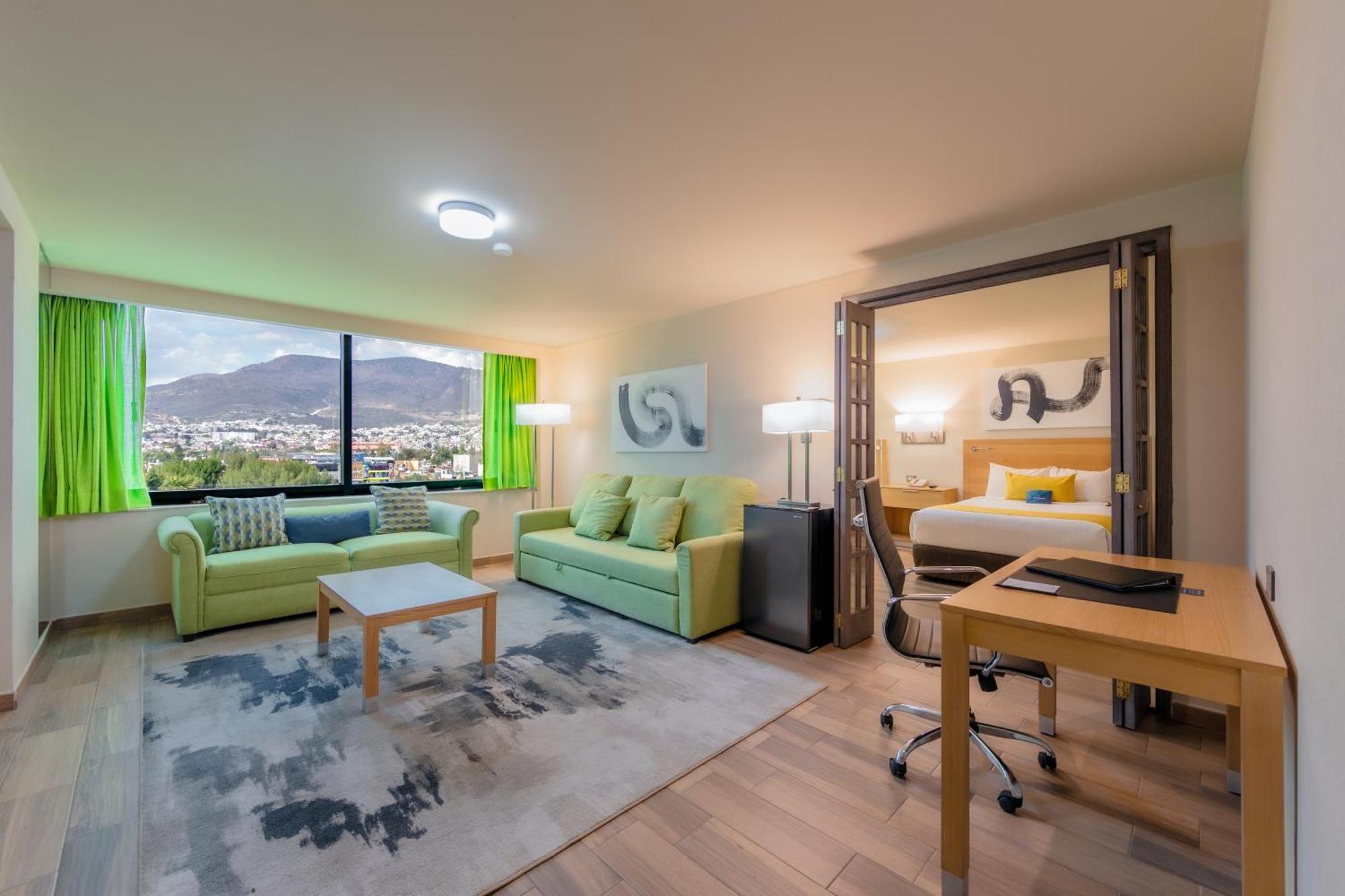 La Joya Pachuca Hotell Exteriör bild A typical studio apartment